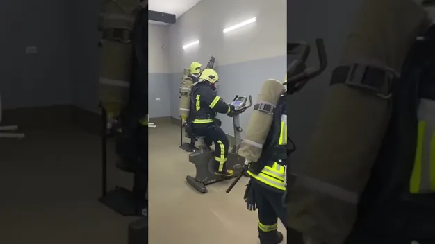 У повній викладці: показали, як тренуються луцькі рятувальники (відео)