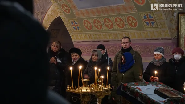 Прожив гідне життя: як Луцьк попрощався з митцем Миколою Голованем (фото, відео)