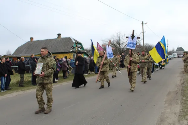 На Волині провели в останню дорогу Героя Ярослава Міщука (фото)