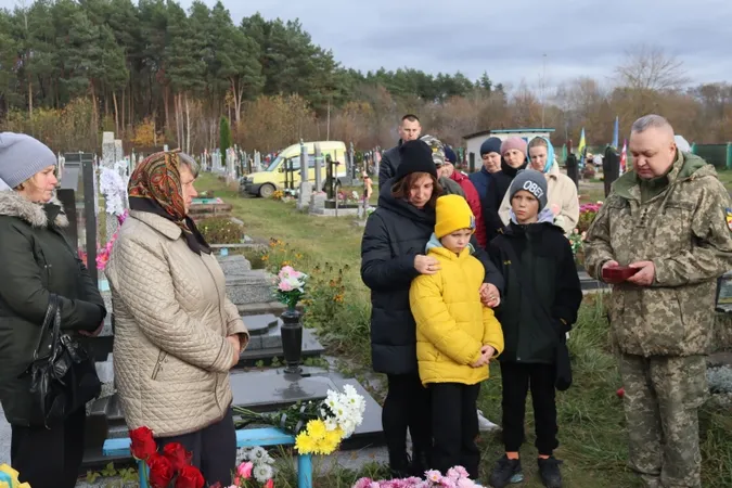 На Волині матері загиблого бійця вручили його посмертний орден (фото)
