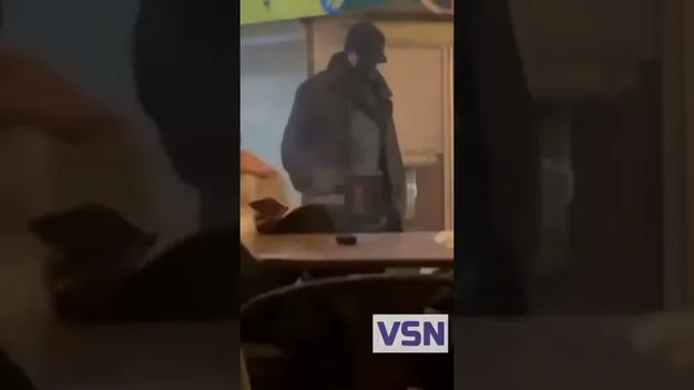 У Луцьку чоловік показував геніталії відвідувачам бару (відео 18+)