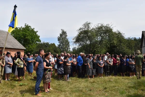 На Волині попрощалися з молодим Героєм (фото)