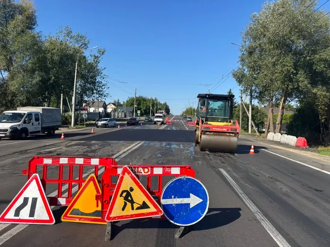 Біля Струмівки завершують ремонт дороги після заміни водопропускної труби (фото)