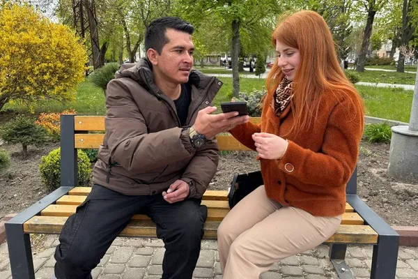 Леонель Асенсіо та фахівчиня з супроводу ветеранів Еліна Гурачевська