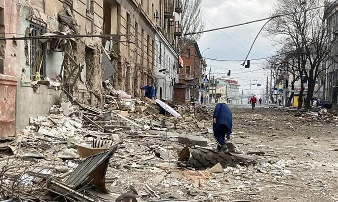 «Задовбався» вантажити кінцівки: окупант скаржиться на життя під Маріуполем (аудіозапис)