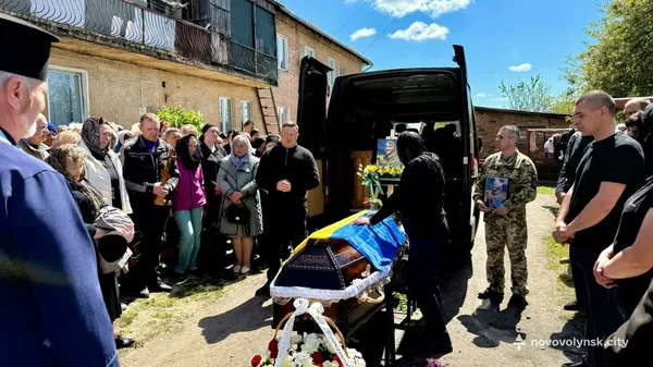На Волині попрощалися з морпіхом Андрієм Кириченком (фото)