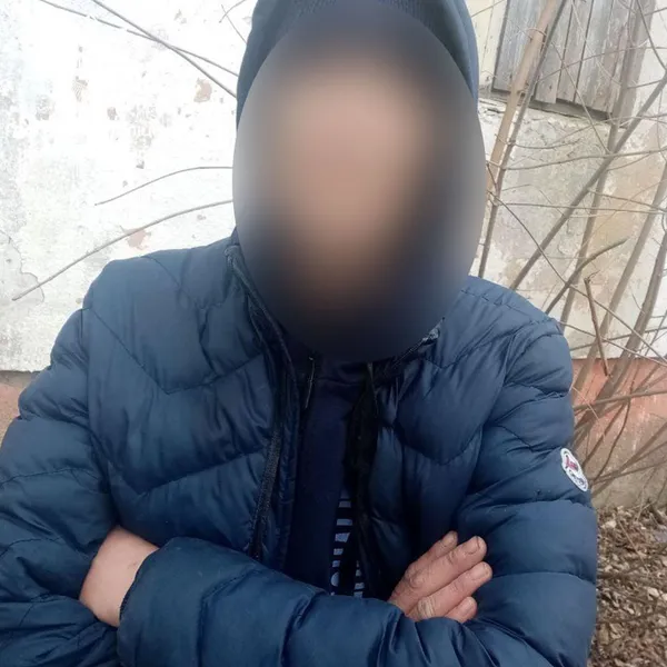 Шприци, амфетамін та постріли: у Луцьку патрульні затримали громадян (фото)