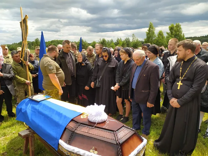 На Волині попрощалися із загиблим воїном Сергієм Сливкою (фото)