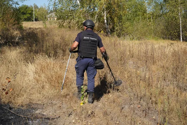 Показали, як волинські сапери працюють на Донеччині (фото)