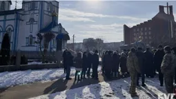 Священник не з'явився: на Волині голосували за перехід храму з УПЦ «МП» до ПЦУ (фото, відео)