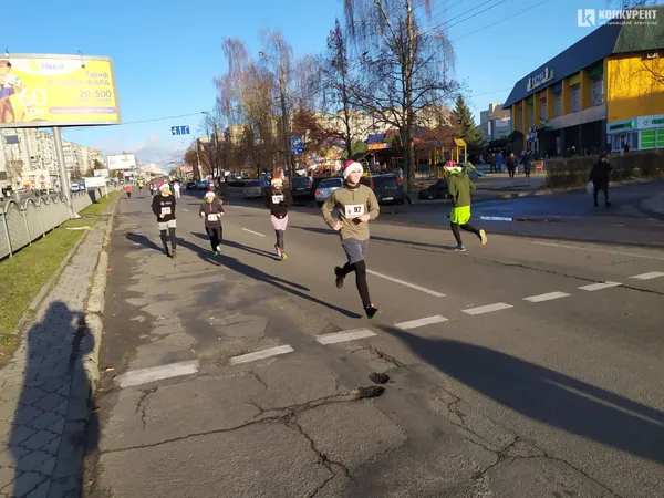 Як у Луцьку вулицями бігали «Миколаї» (фото, відео)