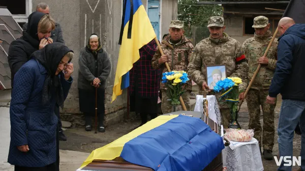 Повернувся «на щиті»: на Волині попрощалися з воїном Сергієм Шевчуком (фото)