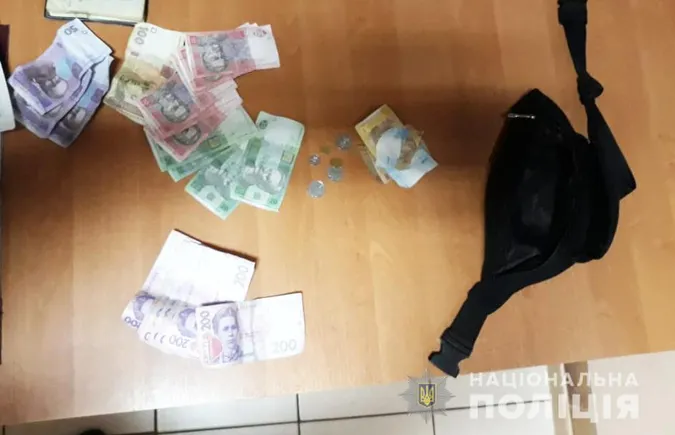 У Ковелі з автомобіля вкрали сумку і пакет із продуктами