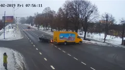 Біля Луцька легковик в'їхав у хлібовоз (відео)