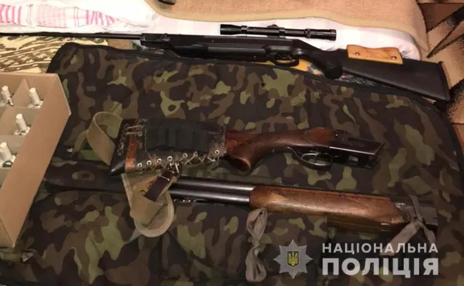 У 55-річного лучанина знайшли цілий арсенал вогнепальної зброї (фото)