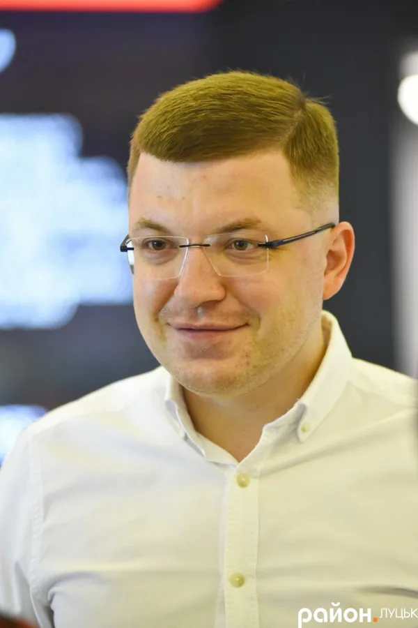 У Луцьку пенсіонери дивилися зворушливий фільм «Король Лев» (фото)