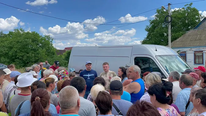 За 30 кілометрів до фронту: з Луцька до Миколаєва передали «сімейні пакунки» (фото)