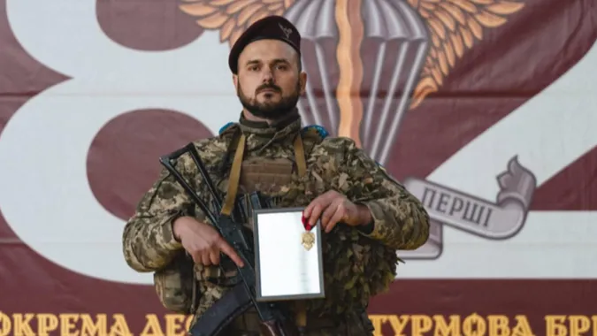 Волинянина Руслана Ярошенка нагородили відзнакою «Хрест хоробрих» (фото)