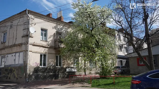 Весняний Луцьк: як місцеві прогулюються заквітчаним центром (фото)