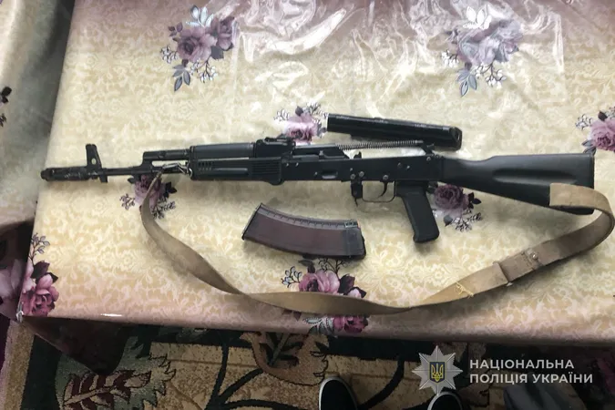 34-річний волинянин ховав удома «калаш» з набоями