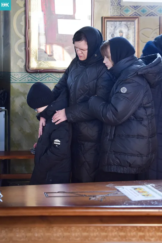 Без батька залишилися двоє дітей: на Волині попрощалися з воїном Віктором Веремійчиком (фото)