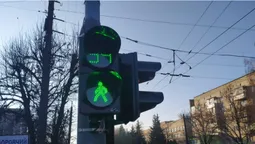 Відродження-Ветеранів-Писаревського: в Луцьку запрацював новий світлофор (фотофакт)