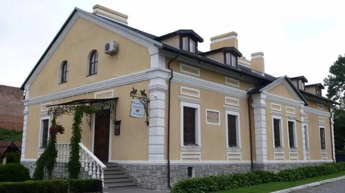 Новий власник: у Луцьку продали ресторан «Корона Вітовта»