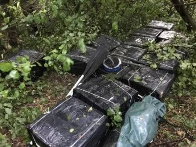 У лісі на Волині знайшли сховок контрабандистів (фото)
