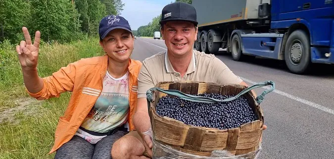 Дивовижні місця, чорниця й комарі: що вразило Дмитра Комарова на Волині (фото)