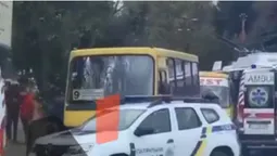 У Луцьку на проспекті Відродження – ДТП за участю маршруток (відео)