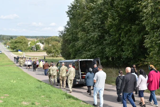 У Луцькій громаді провели в останню путь Героя Андрія Тюріна (фото)