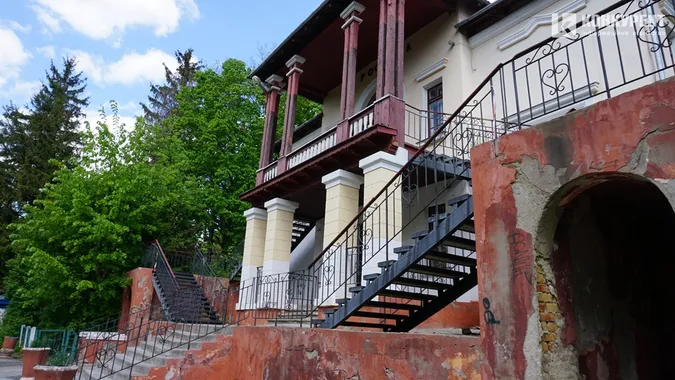 Руїни і закутки дитячої залізниці в Луцьку (багато фото)