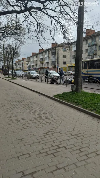У Луцьку на Перемоги збили мотоцикліста (фото, оновлено)