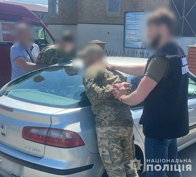 На Волині військовий та працівники ТЦК за $3000 «покривали» ухилянтів та знімали їх з розшуку (фото)