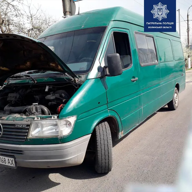 У Луцьку на карантинному пункті виявили підробку в документах на авто (фото)