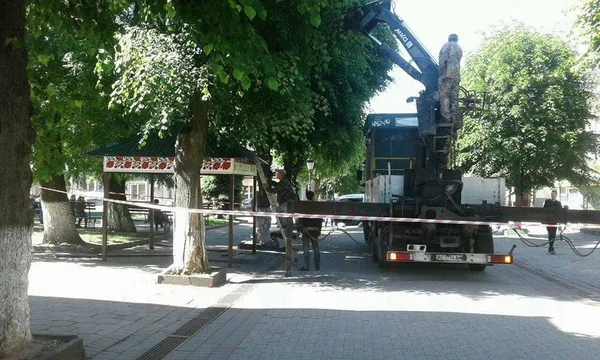 Вулиці Лесі Українки і Конякіна «почистили» від кіосків (фото)