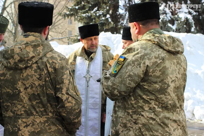 Лучани вшанували загиблих у боях під Дебальцево (фото)