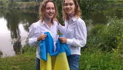 «Перше, що поклали до валізи – прапор», – сестри із Сєвєродонецька розповіли, як опинилися у Луцьку (відео)