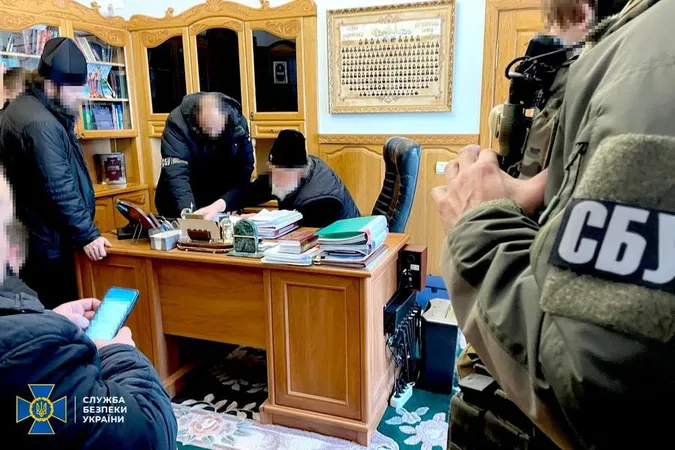 СБУ проводить обшуки у Почаївській лаврі УПЦ «МП» (фото)