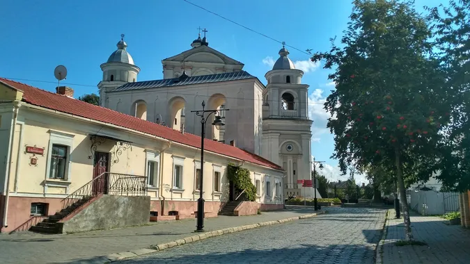 Чому в старій частині Луцька нема натовпів туристів (відео)