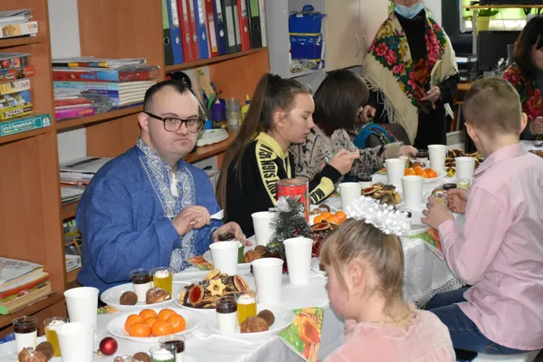 У Луцьку «сонячним» дітям вручили подарунки до дня святого Василя (фото)