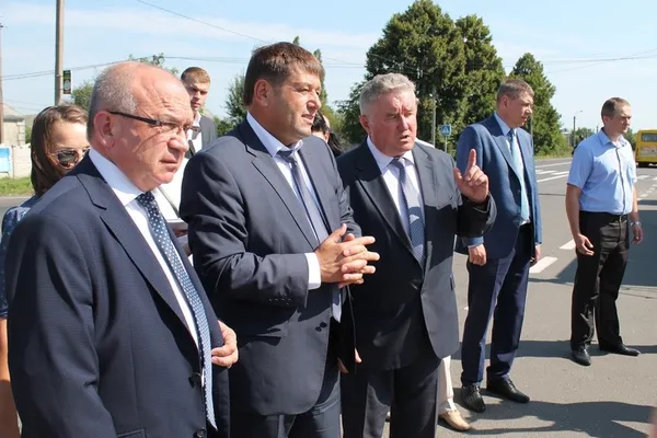 Волинь лідирує за відновленням доріг в Україні