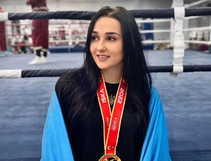 Перемогу присвятила загиблому брату: волинська прикордонниця стала чемпіонкою світу з кікбоксингу (фото)