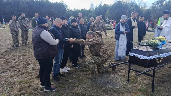 На Волині попрощалися із загиблим Героєм Євгеном Котельницьким (фото)