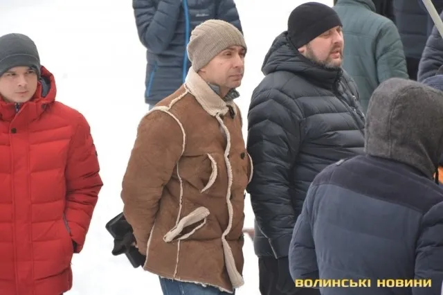 У Луцьку автопротест власників машин на єврореєстрації (фото)