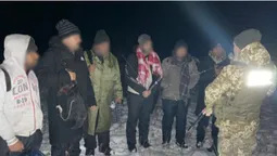 Білоруські прикордонники «підкинули» на кордон України нелегалів