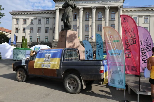 У Луцьку пробігли благодійний MHP Run4Victory: зібрані кошти спрямують на підтримку 100-ї ОМБр (фото)