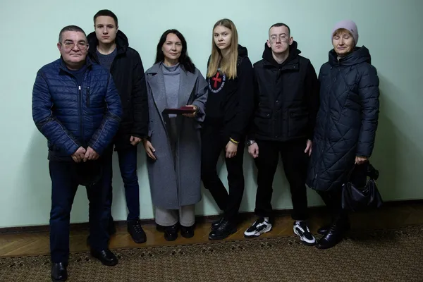 У Луцьку матері загиблого 20-річного азовця вручили нагороду «За мужність»  (фото)