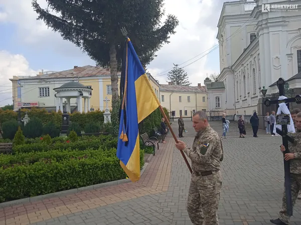 У Луцьку попрощалися з Героєм Юрієм Крюковим (фото, відео)
