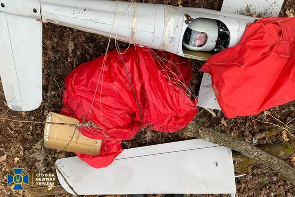 На Полтавщині місцевий мешканець виявив ворожий безпілотник-розвідник (фото)